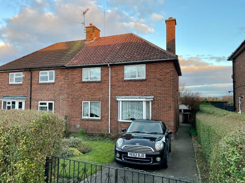 4 bedroom semidetached house for sale in 32 Hawthorn Avenue, Malton, North Yorkshire, YO17 7DD