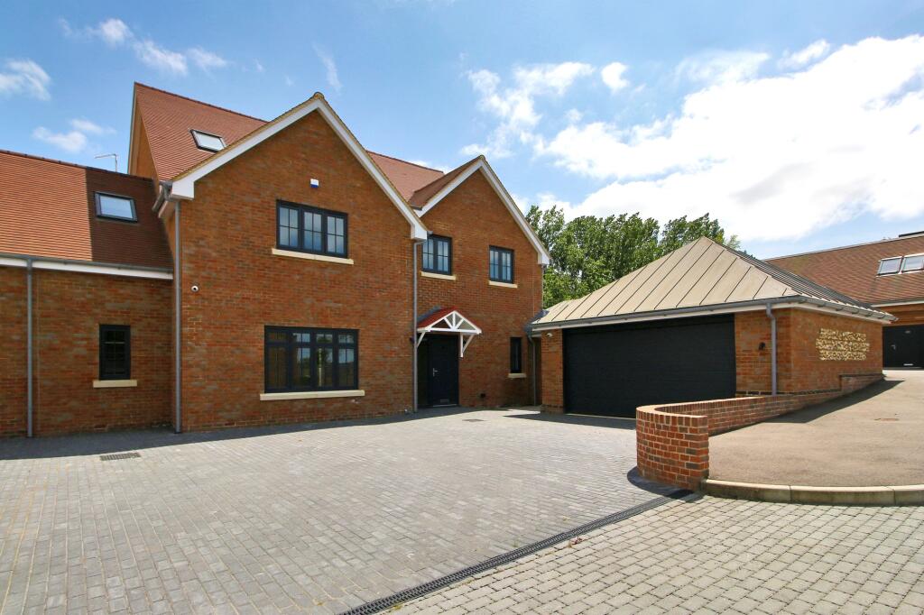 Main image of property: Oakview Place, Worth Farm, TN22