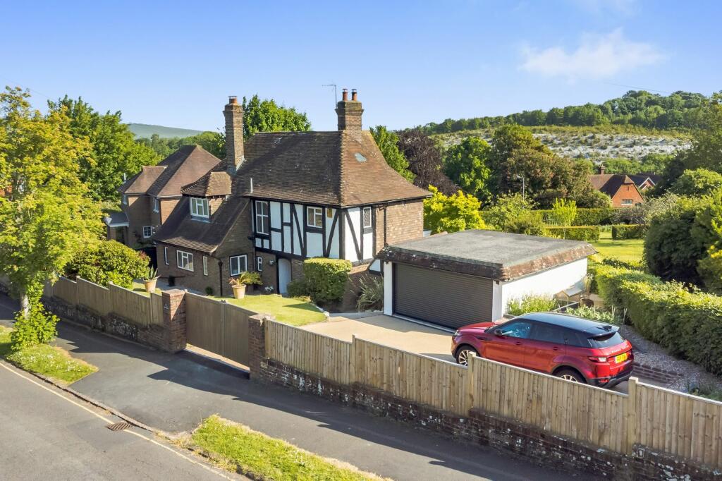 4 bedroom detached house for sale in Southdown Avenue, Lewes, BN7