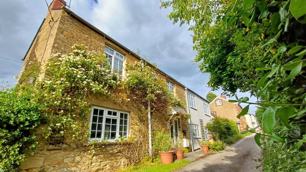 Main image of property: Albion Place, Chipping Norton, OX7