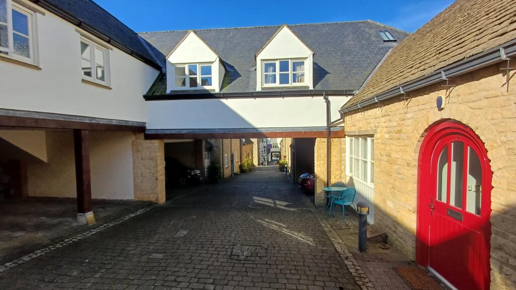 Main image of property: White Hart Mews, Chipping Norton, OX7
