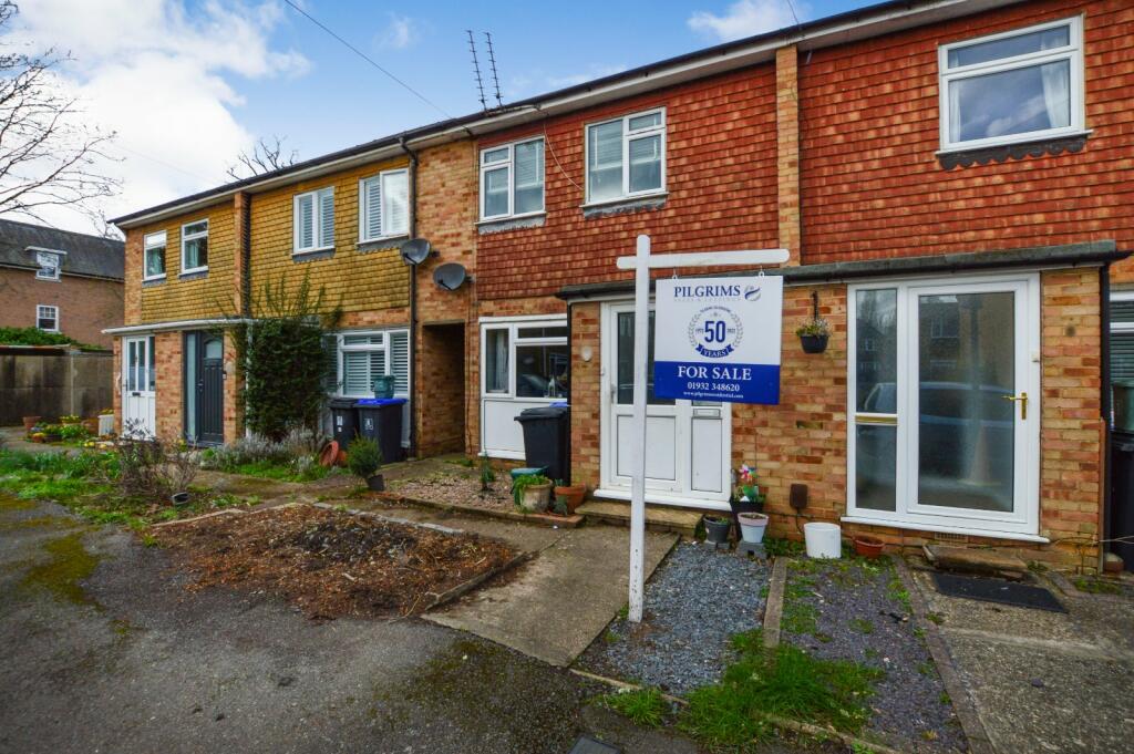 2 bedroom terraced house for sale in Birchwood Drive, West Byfleet