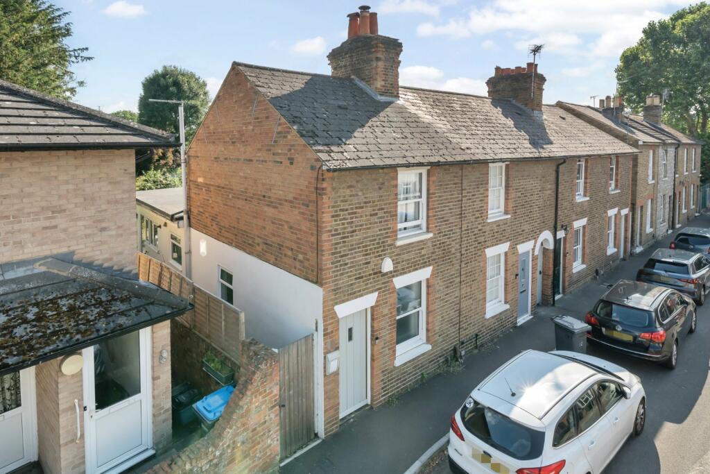 Main image of property: Alwyns Lane, Chertsey, Surrey, KT16