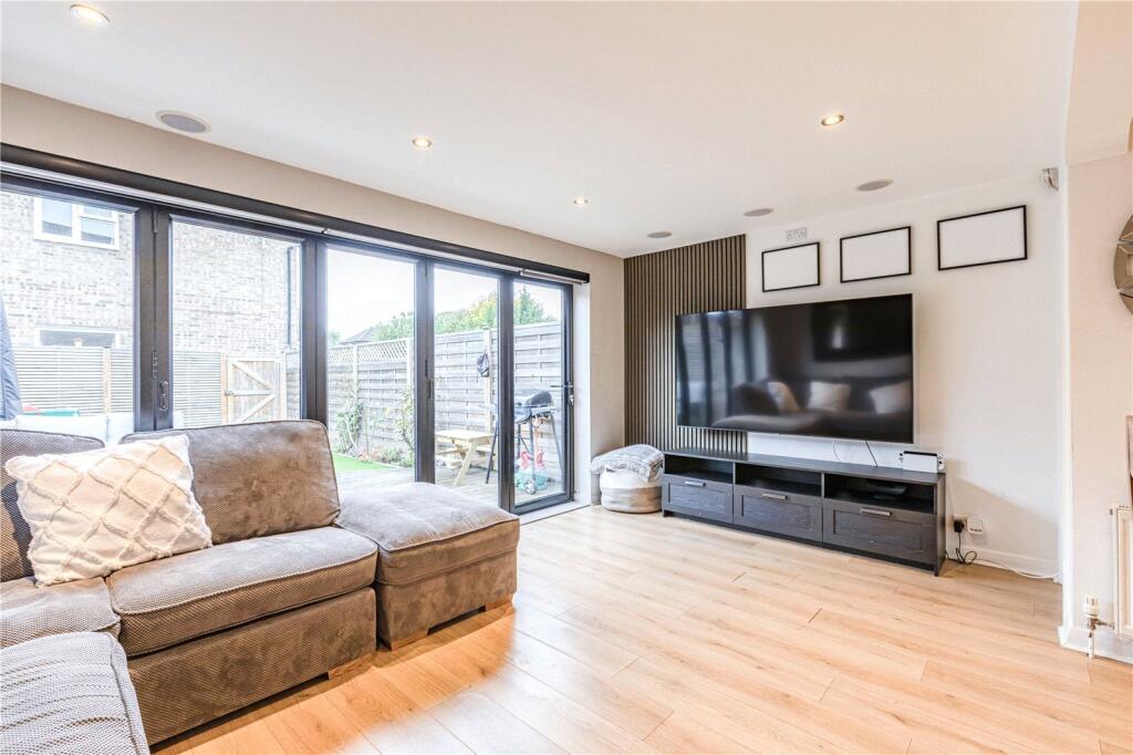 Main image of property: High Road, Byfleet, West Byfleet, Surrey, KT14