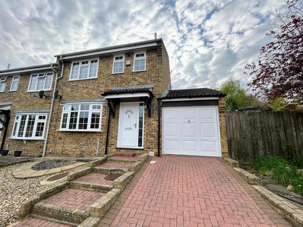 3 bedroom semi-detached house for rent in Andros Close, IPSWICH, IP3