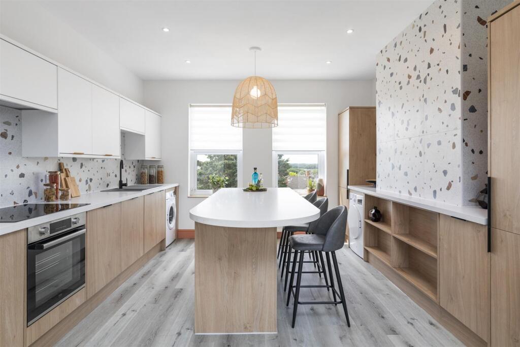 Main image of property: INCREDIBLE 6 BEDROOM STUDENT HOUSE, Yarborough Road, LINCOLN