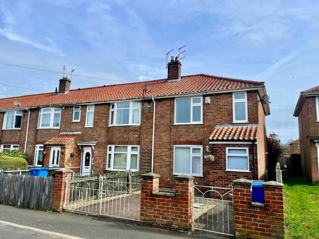3 bedroom terraced house for rent in Bixley Close, NORWICH, NR5