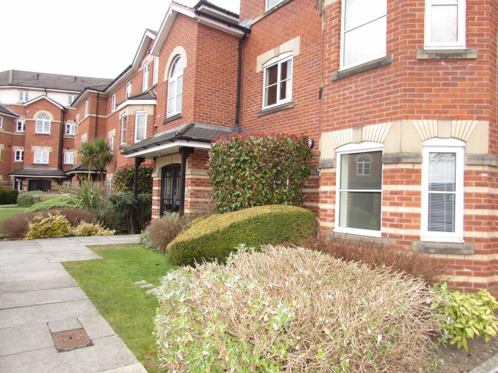 2 bedroom ground floor flat for sale in Starling Close, Sharston