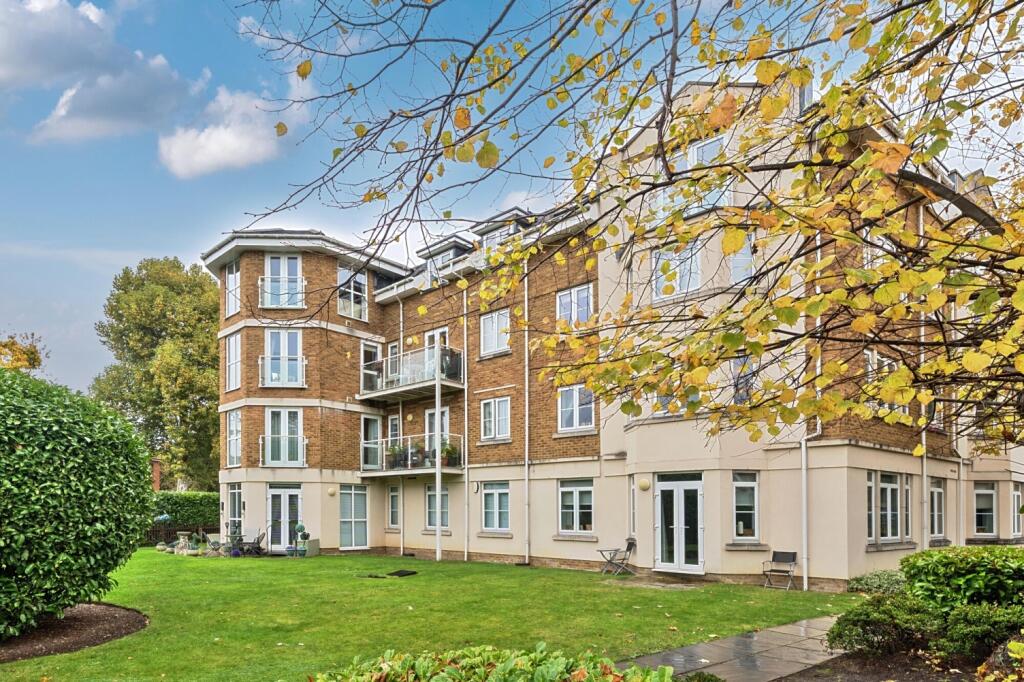 Main image of property: Oakwood Avenue Beckenham BR3