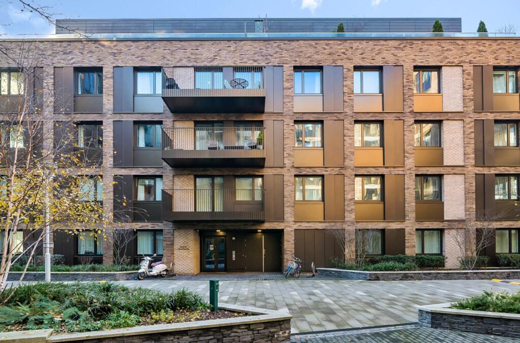 Main image of property: Moulding Lane London SE14