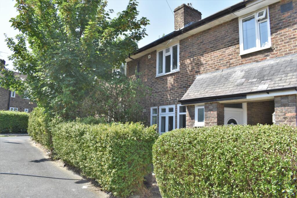 Main image of property: Playgreen Way Bellingham SE6