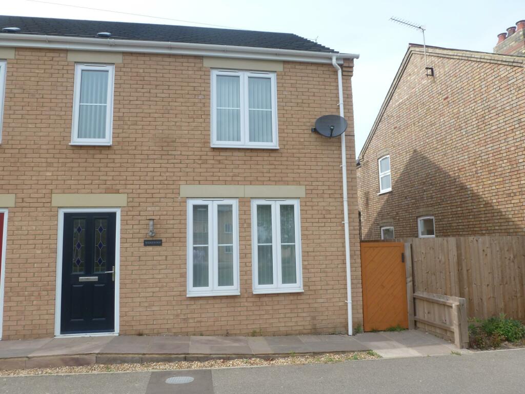3 bedroom semidetached house for rent in Rectory Road, Outwell