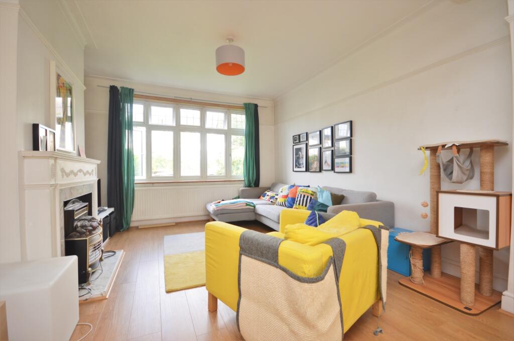 3 bedroom terraced house for rent in Lescombe Close Forest Hill SE23