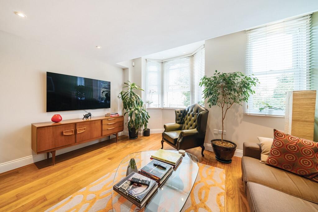 Main image of property: Oakley Place London SE1