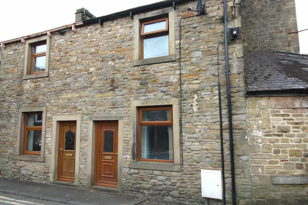 2 bedroom terraced house for sale in Commercial Street, Barnoldswick