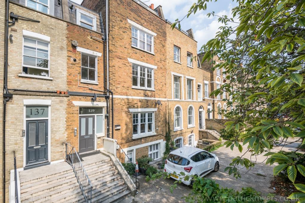 1 bedroom flat for sale in Peckham Rye London SE15