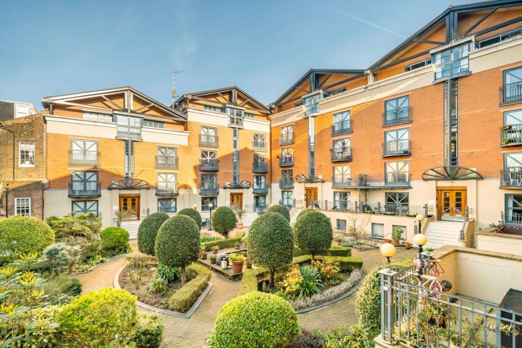 Main image of property: Artesian Road, London