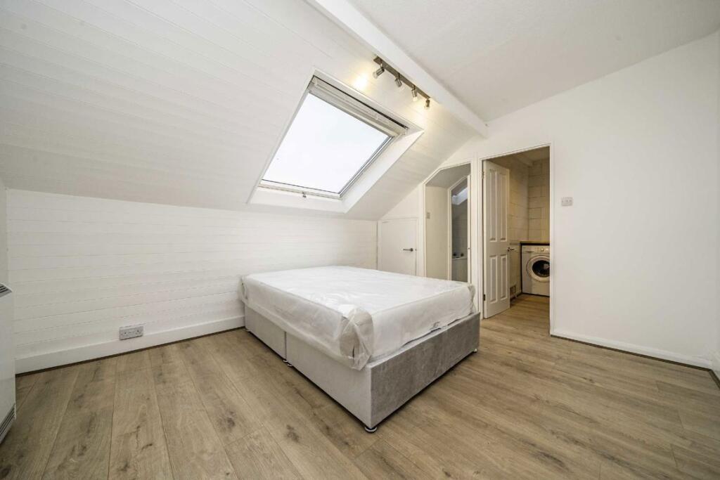 Main image of property: Cambridge Gardens, North Kensington