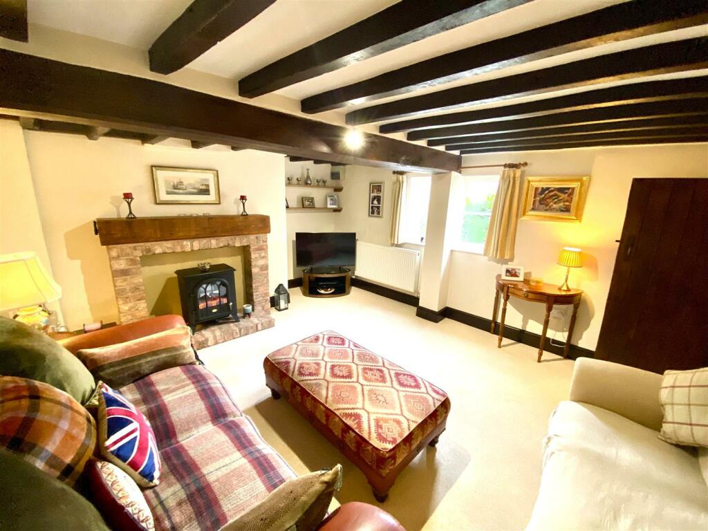 4 bedroom barn conversion for sale in Worthenbury, Wrexham, LL13