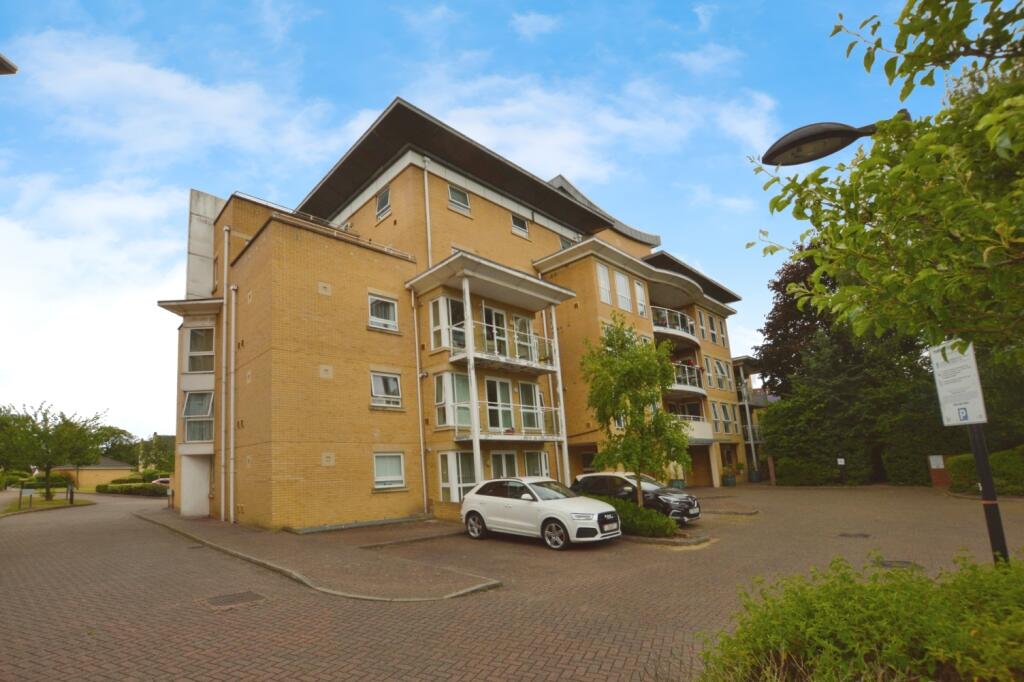 2 bedroom flat for rent in Wheeler Place Bromley BR2