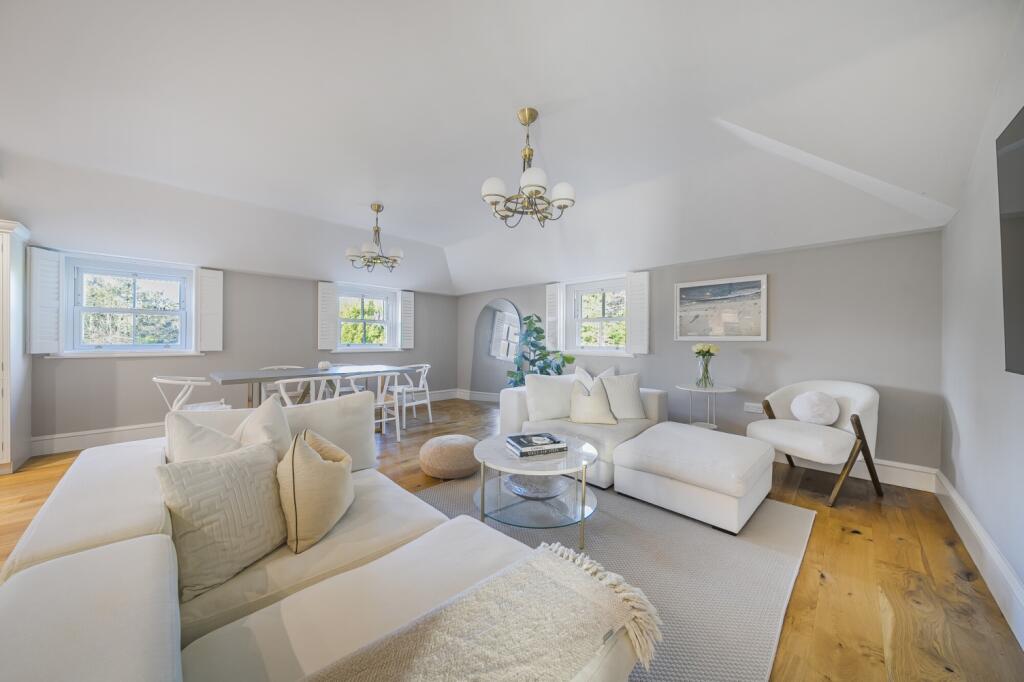 Additional property image - Willoughby Lane Bromley BR1