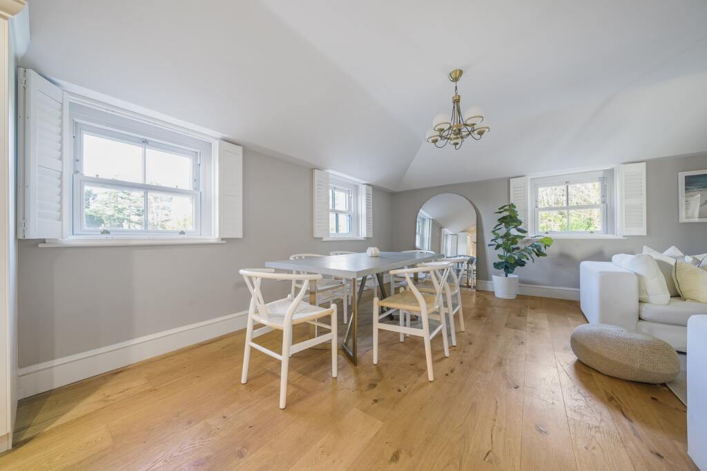 Additional property image - Willoughby Lane Bromley BR1
