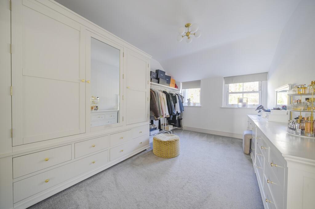 Additional property image - Willoughby Lane Bromley BR1
