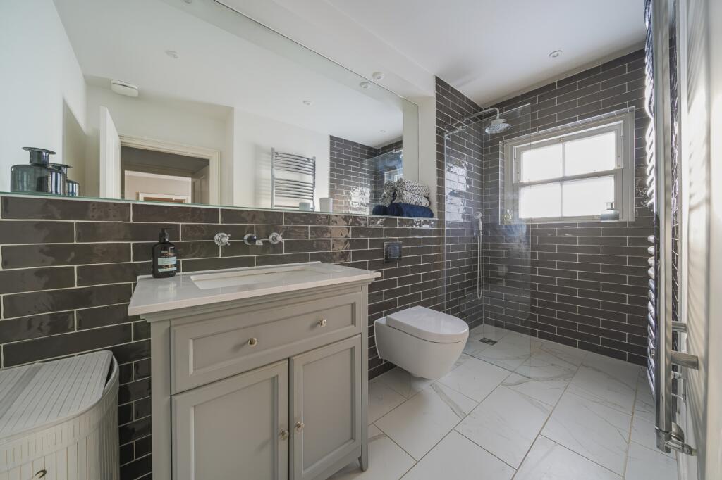 Additional property image - Willoughby Lane Bromley BR1