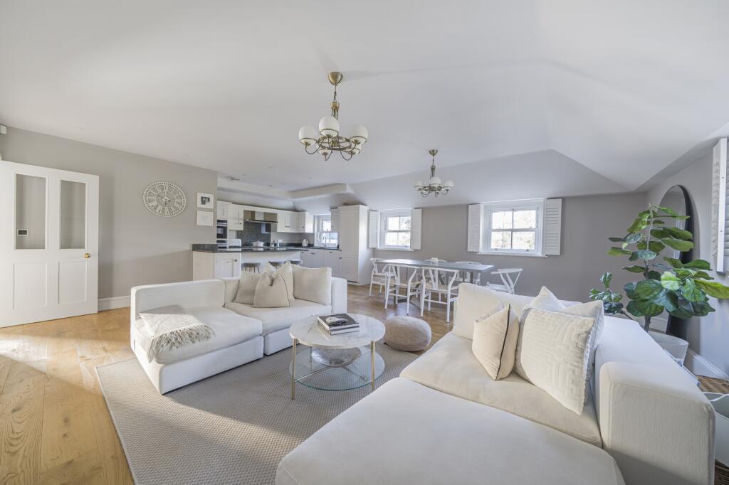 Additional property image - Willoughby Lane Bromley BR1
