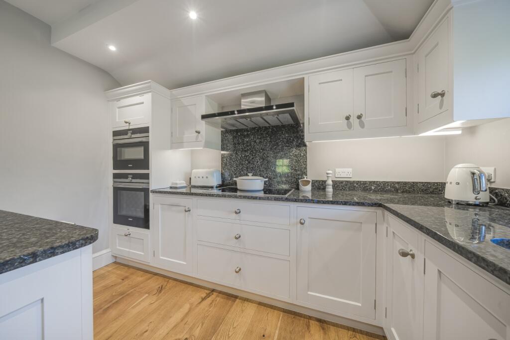 Additional property image - Willoughby Lane Bromley BR1
