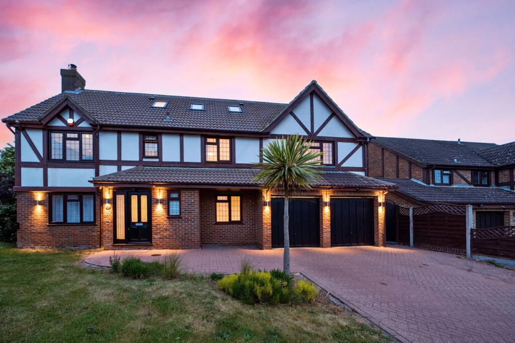 Main image of property: Toynbec Close Chislehurst BR7