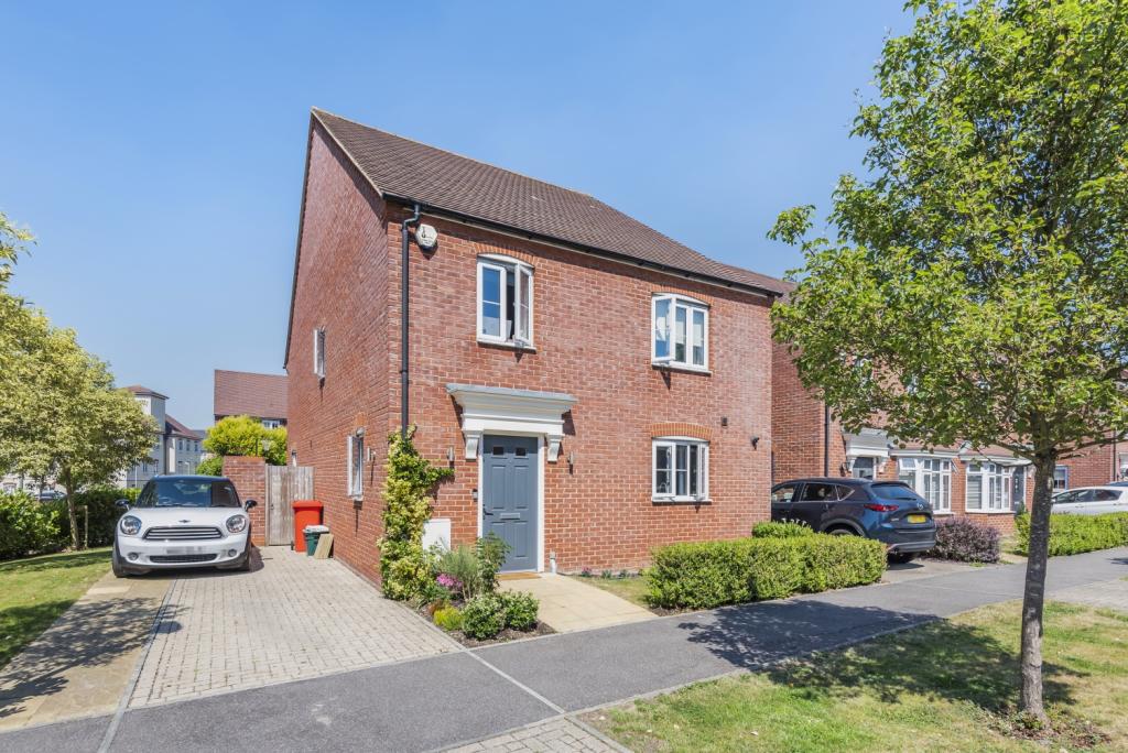 4 bedroom detached house for sale in Waratah Drive Chislehurst BR7