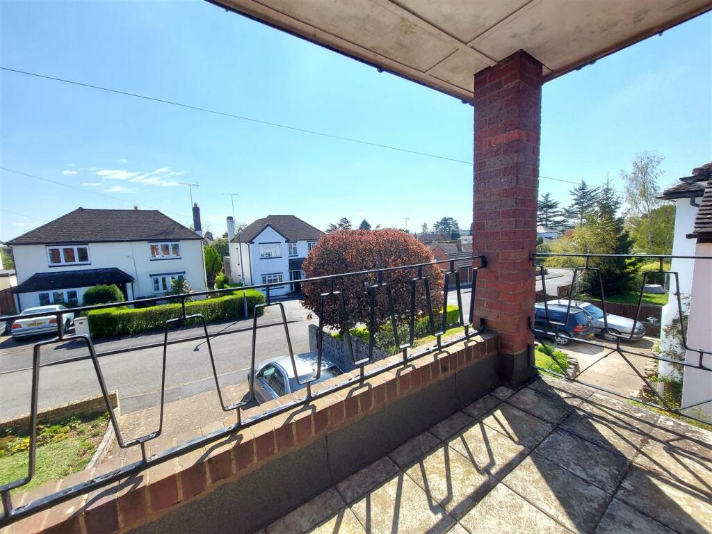 4 bedroom detached house for sale in The Ridgeway, StourportOnSevern