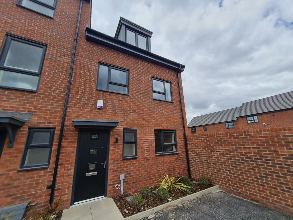 3 bedroom house for rent in Dove Mews, DONCASTER, DN4