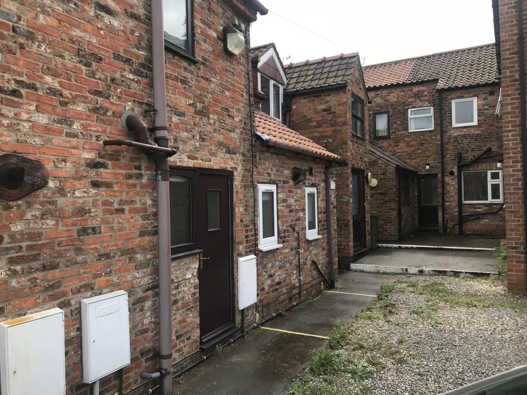 2 bedroom terraced house for rent in Flatgate, Howden, GOOLE, DN14