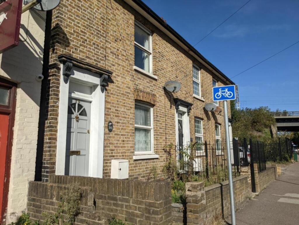 2 bedroom house for rent in New Street, Chelmsford, Essex, CM1