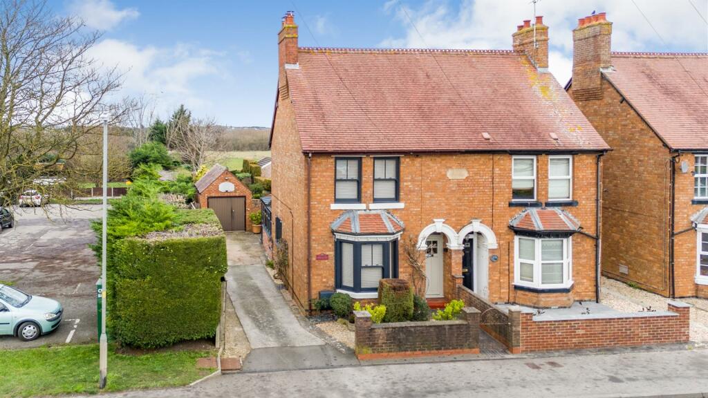 3 bedroom house for sale in Bretforton Road, Badsey, Evesham, WR11