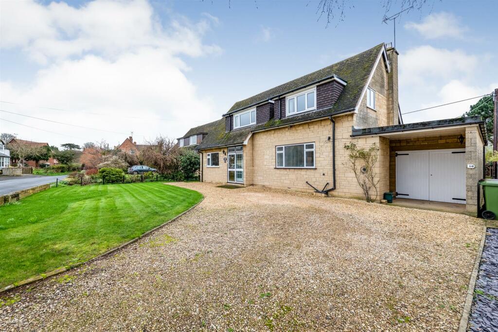 4 bedroom house for sale in St. Margarets Road, Alderton, Tewkesbury, GL20