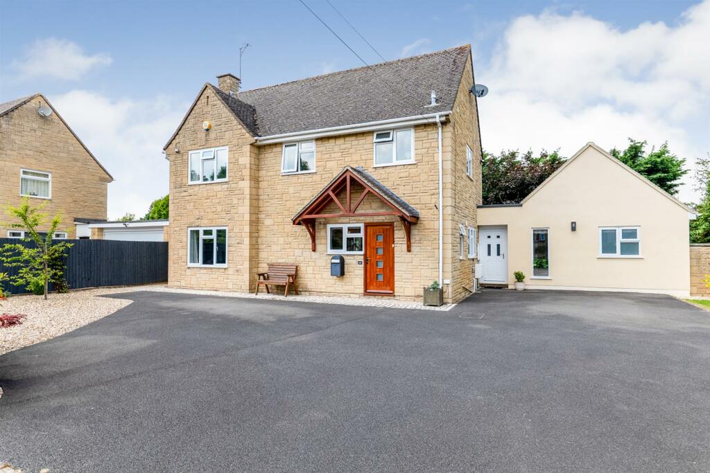 5 bedroom detached house for sale in Barn Close, Gretton, Cheltenham, GL54
