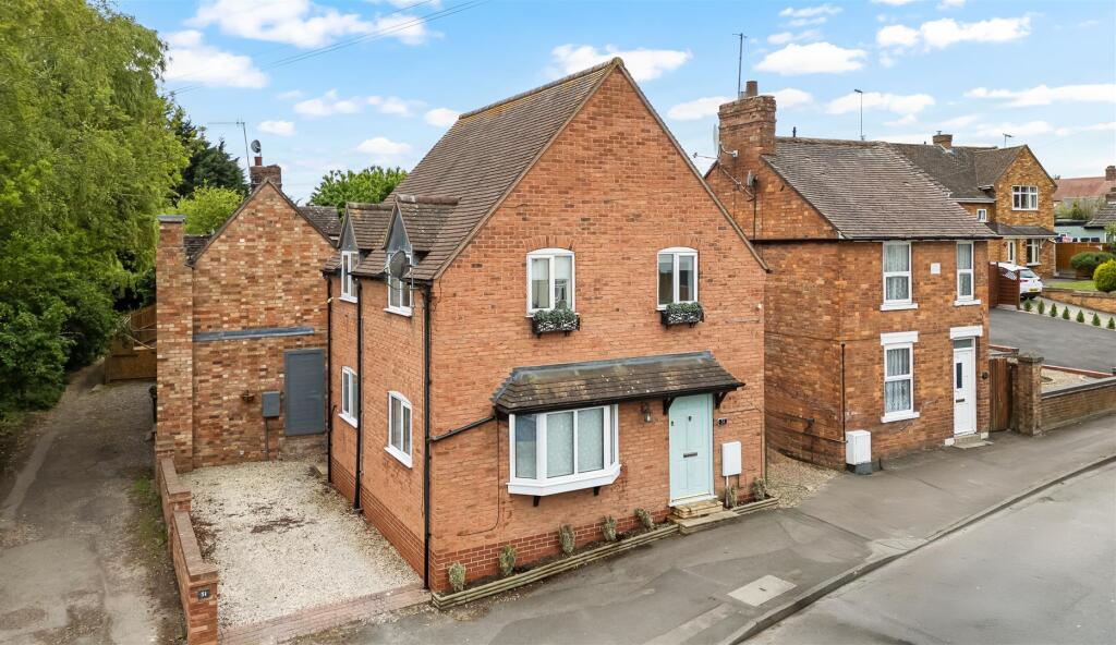 Main image of property: Pershore Road, Evesham