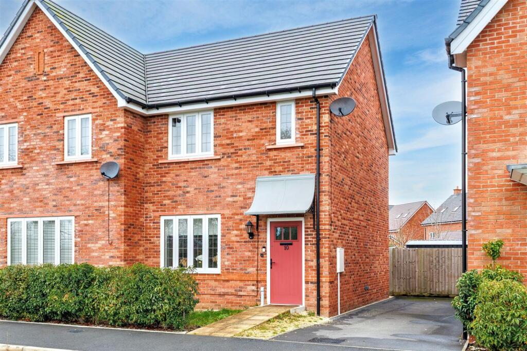 Main image of property: Christ Church Way, Evesham, WR11