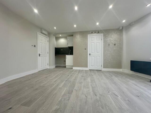 Additional property image - Queens Road, Clifton, BRISTOL