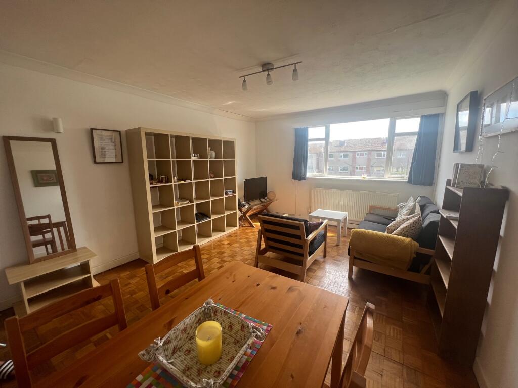 2 bedroom flat for rent in Rookwood Close, Llandaff, CF5