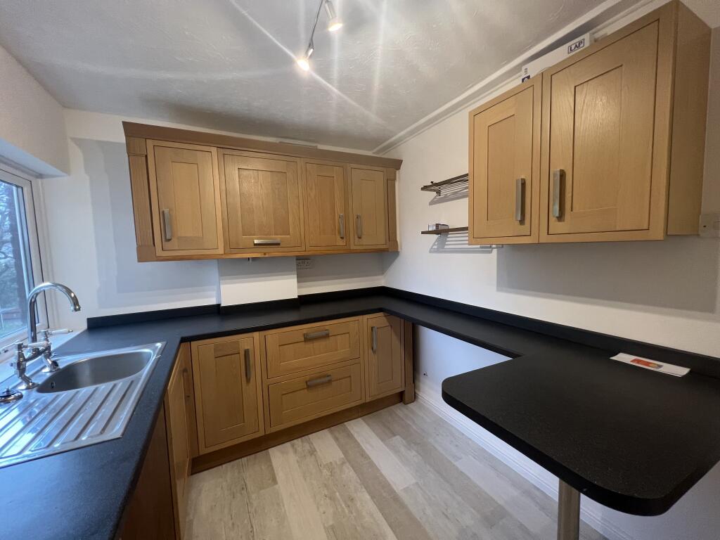 Main image of property: Heol Llanishen Fach, CARDIFF