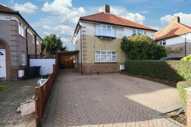 3 bedroom semidetached house for sale in Laughton Road, Northolt, UB5