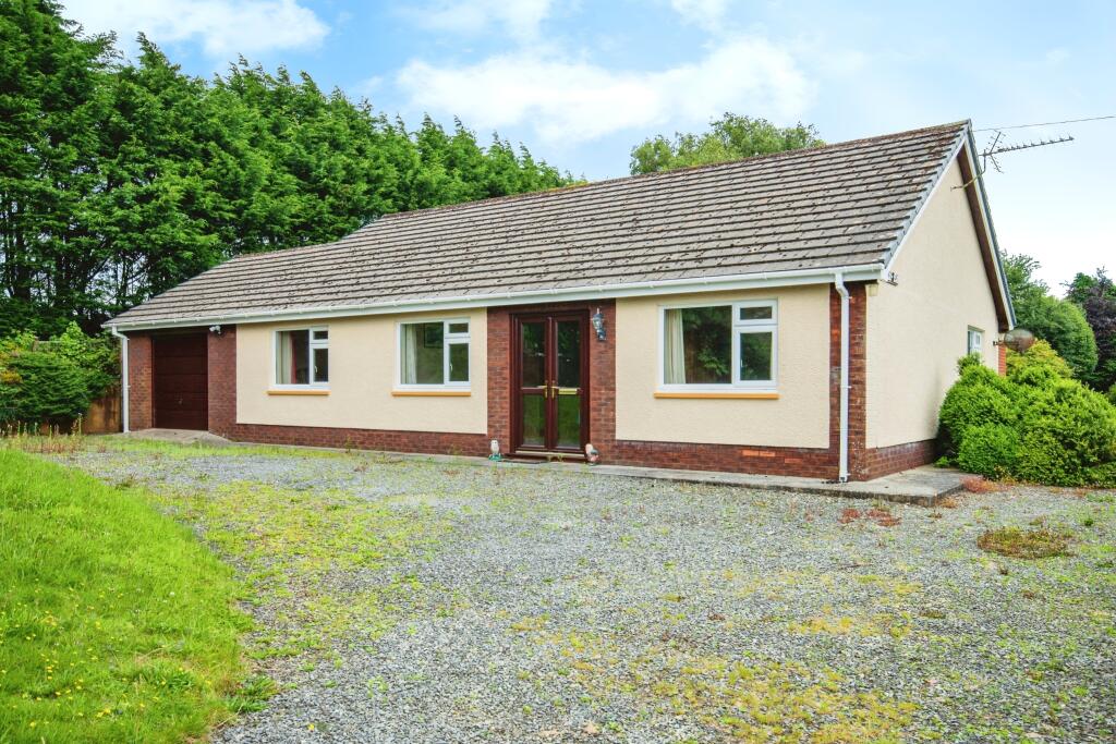 3 bedroom bungalow for sale in Creuddyn Bridge, Llanbedr Pont Steffan