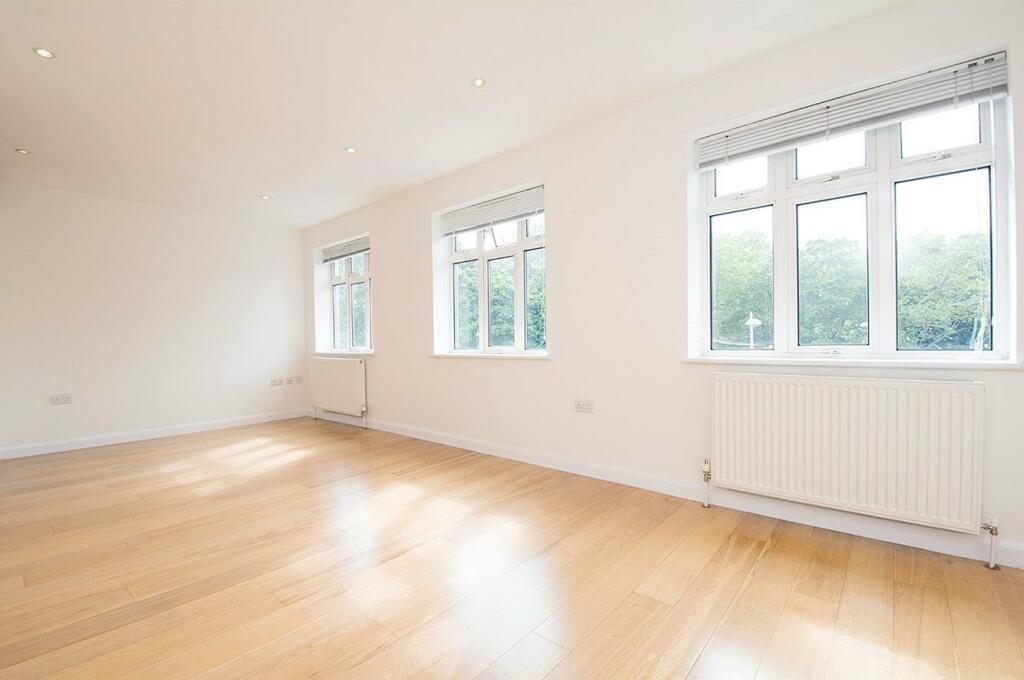 1 bedroom flat for rent in The Green, Ealing, W5