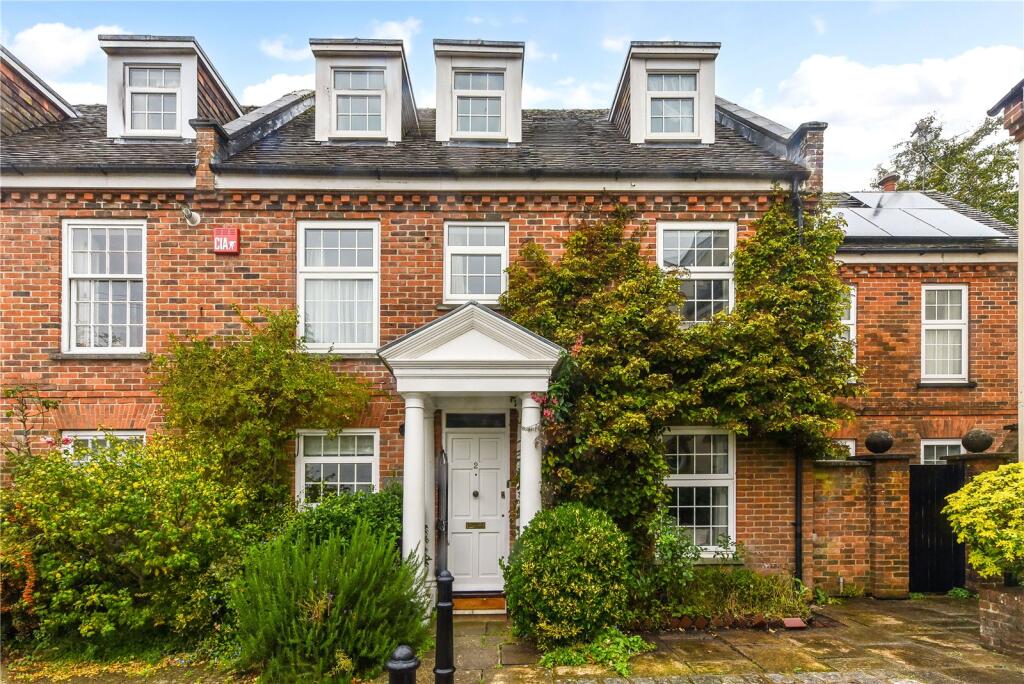 Main image of property: St Bartholomews Close, Chichester, West Sussex, PO19