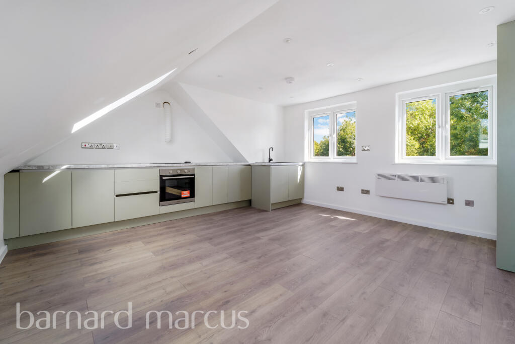 Main image of property: Hounslow Road, Hanworth, FELTHAM