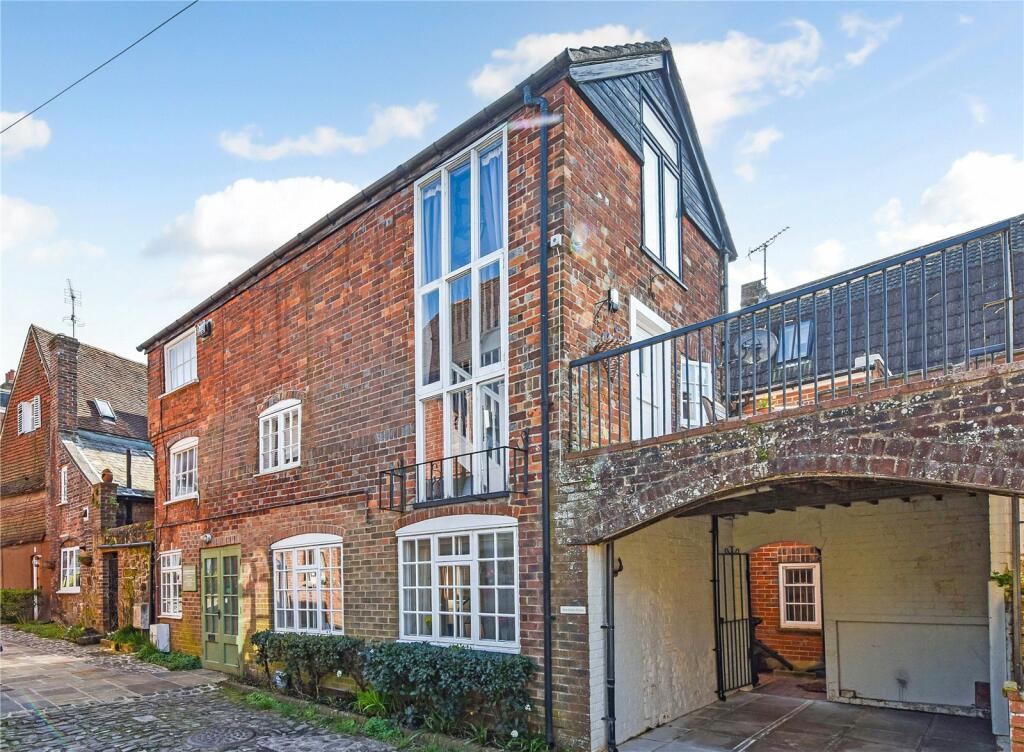 2 bedroom apartment for sale in Trump Alley, East Street, Petworth